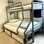 The Dawson - Hostel *