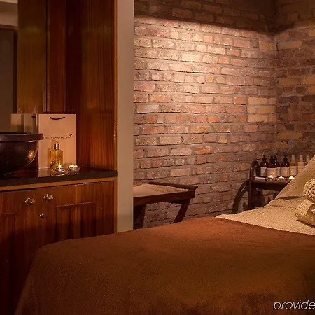The Dawson - Hostel